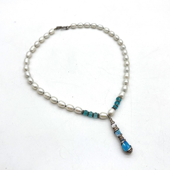 Jewelry - Faux Pearl Necklace Teal Beads Wire Wrapped Color Shift Pendant 16in